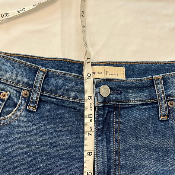 Gap distressed jean shorts - Picture 3 of 7